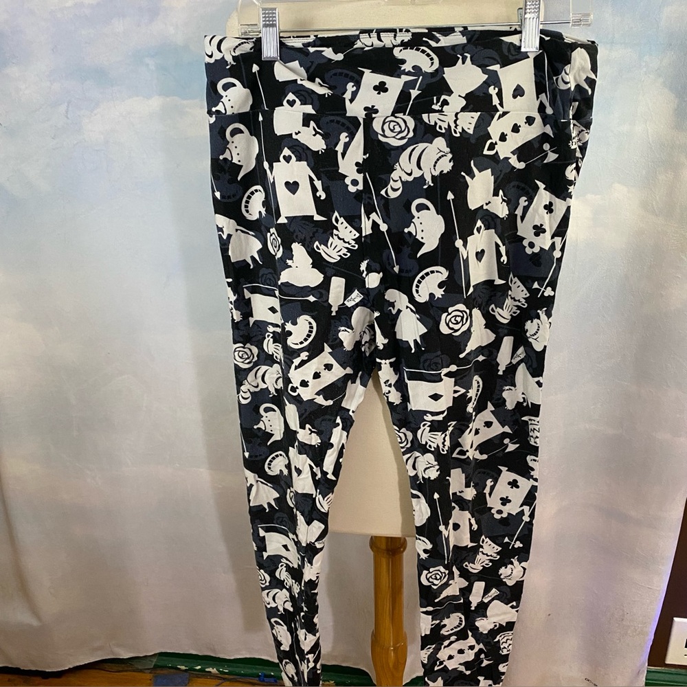 LuLaRoe Alice in Wonderland Leggings Tall & Curvy